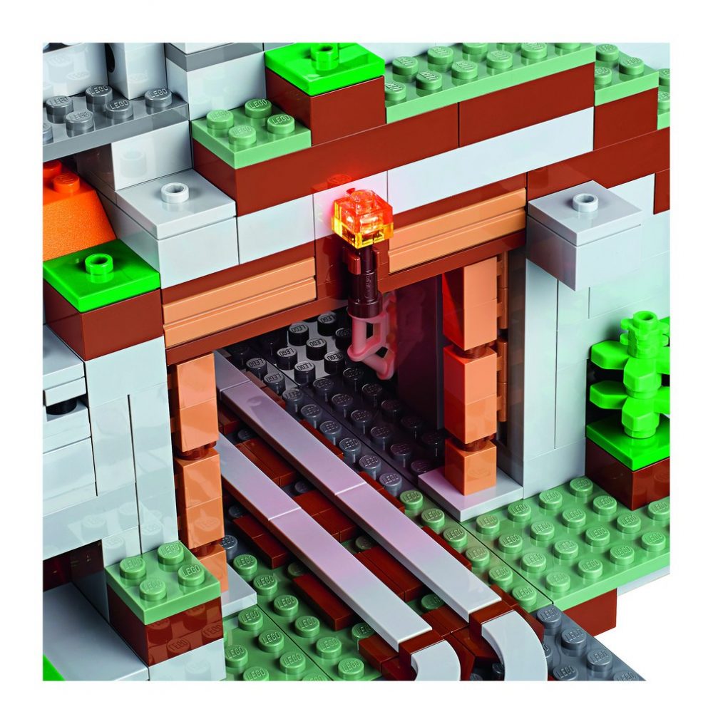 Officiële aankondiging: LEGO Minecraft 21137 The Mountain 